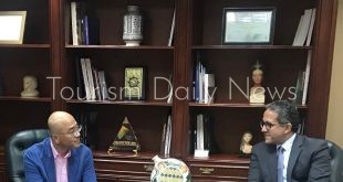 العنانى يبحث مع رئيس "سامسونج" استخدام التقنيات الحديثة بالمناطق الأثرية