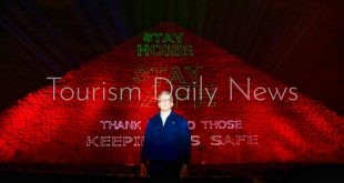 السياحة تضئ هرم خوفو الأكبر تضامناً مع العالم فى مواجهة كورونا