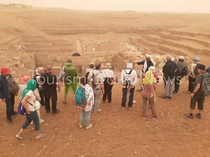 أبيدوس تتحدي العواصف وتستقبل 277 سائح من جنسيات مختلفة