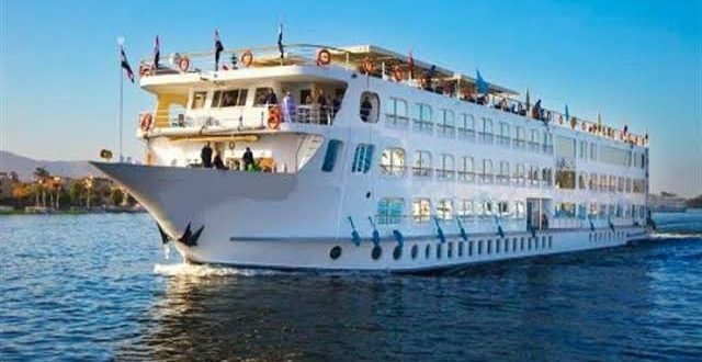 التفاصيل الكاملة لإنتحار سائح فرنسى .. غافل زوجته وألقى نفسه فى النيل