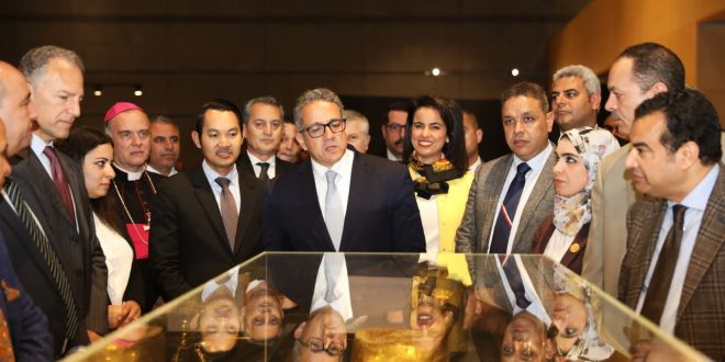 العنانى ينفى منع بعض الجنسيات من دخول مصر ولا حظر علي دول بعينها