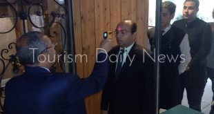 المنشآت السياحية تستعين بأجهزة أشعة فوق الحمراء لمواجهة كورونا