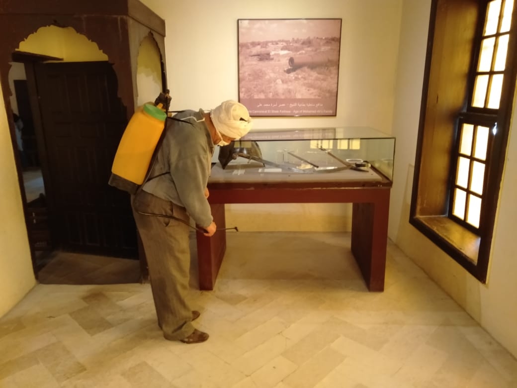 بدء إجراءات تعقيم وتطهير المناطق الآثرية بمدينتي الإسكندرية ورشيد