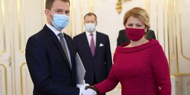 حكومة سلوفاكيا تؤدي اليمين بطريقة مبتكرة للوقاية من كورونا