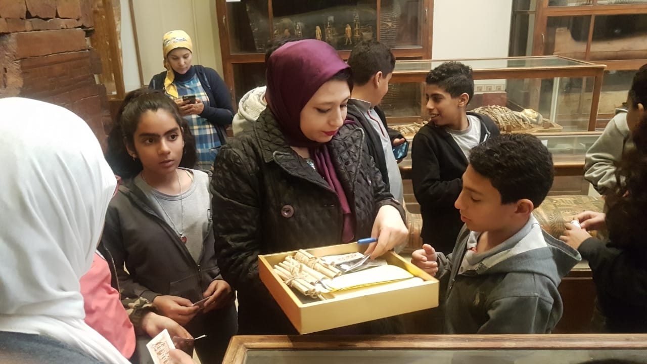 رحلة مومياء برنامج لتوعية طلاب بالمتحف المصري بالتحرير