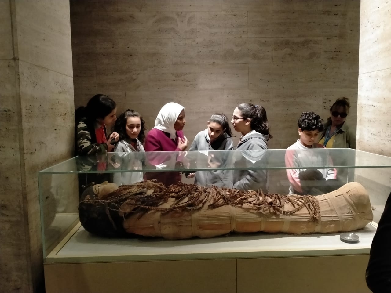 رحلة مومياء برنامج لتوعية طلاب بالمتحف المصري بالتحرير