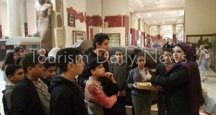 رحلة مومياء برنامج لتوعية طلاب بالمتحف المصري بالتحرير