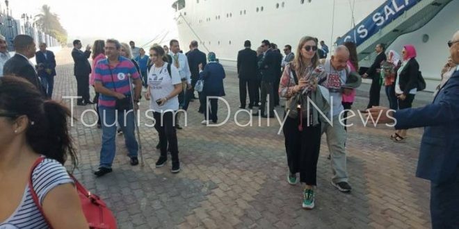 كشف طبى على البواخر السياحية قبل دخولها الموانىء المصرية