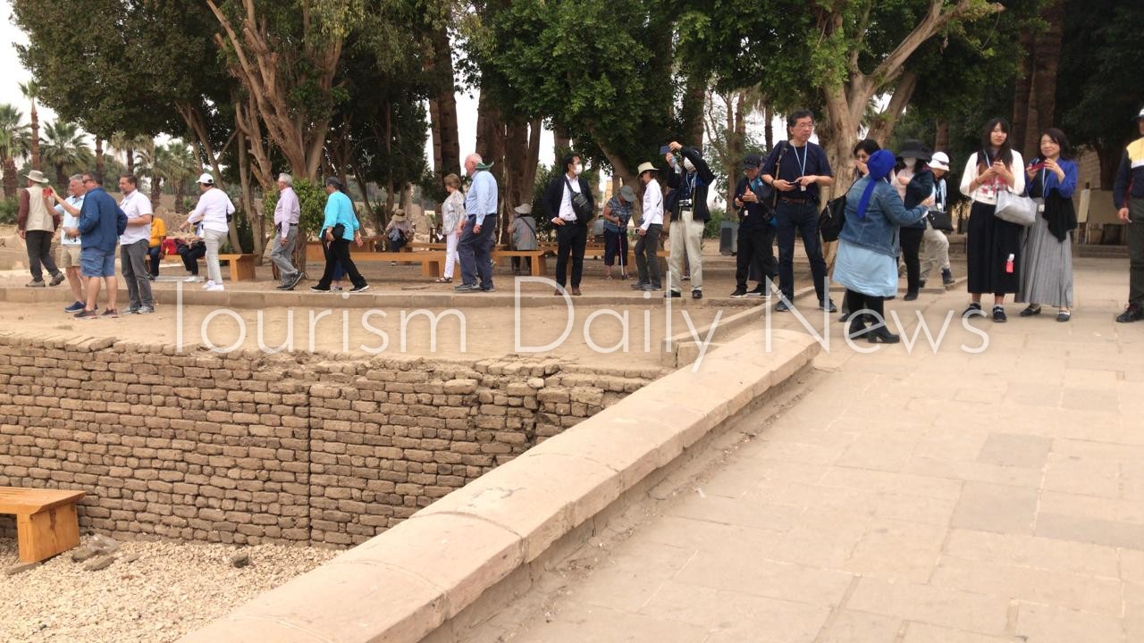 مناطق الأقصر الآثرية تتحدى كورونا .. وزحام بالكرنك ووادى الملوك