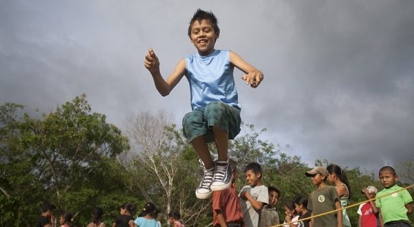 الاتحاد الأوروبى ينقذ 650 سائحاً قطعت بهم السبل فى بوليفيا ونيكاراجوا