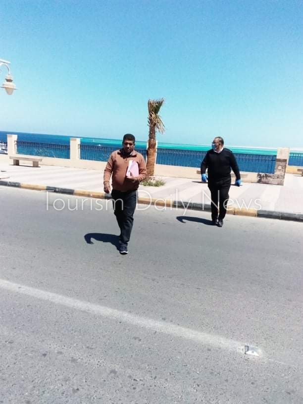 6 صور ترسم صورة حزينة لشواطئ الغردقة وهى خالية