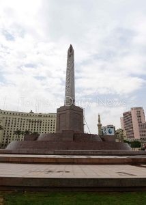 بالصور.. مدبولي يُتابع من الموقع الموقف النهائي لأعمال تطوير ميدان التحرير