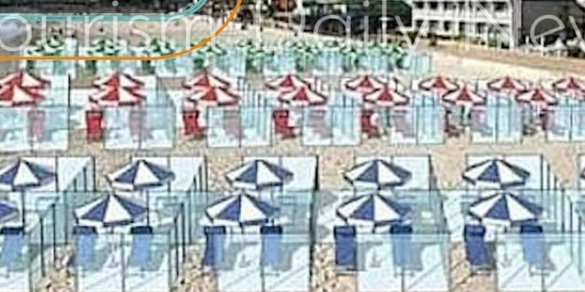 إيطاليا تستقبل الصيف علي الشواطئ ببيوت زجاجية منعًا لتفشي فيروس كورونا