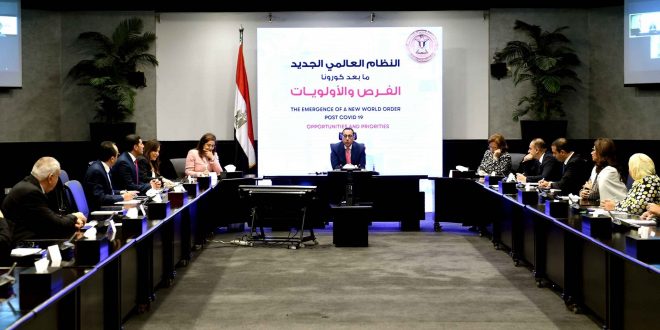 الحكومة تبحث سيناريوهات السياحة والتكتلات الاقتصادية الجديدة بعد كورونا