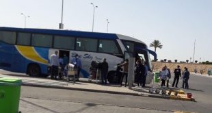 الشاعر ينقل المصريين العائدين من أمريكا إلي أماكن العزل المؤقت مجانا