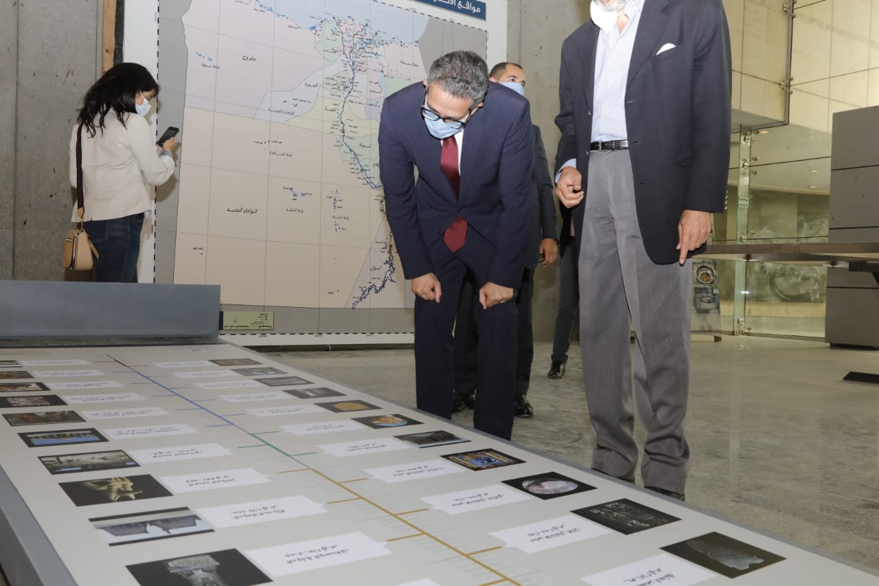العناني يتابع تدابير الوقاية بمتحف الحضارة ويتفقد تجهيزات لوحات الإرشاد