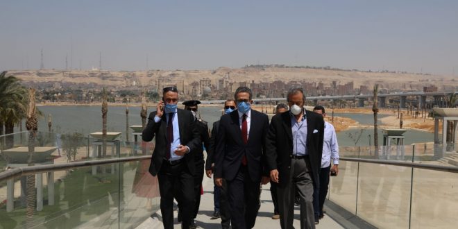 العناني يتابع تدابير الوقاية بمتحف الحضارة ويتفقد تجهيزات لوحات الإرشاد