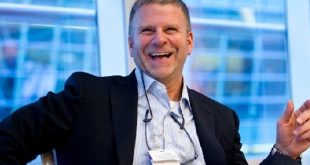 الملياردير الأمريكي تيلمان فيرتيتا يستغني عن 45 ألف موظف دفعة واحدة