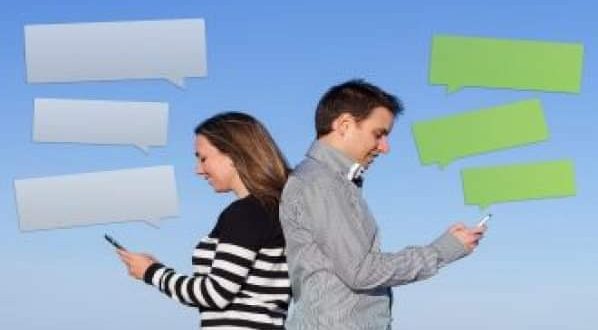 فيسبوك تطلق تطبيقًا للمراسلة بين الزوجين‎