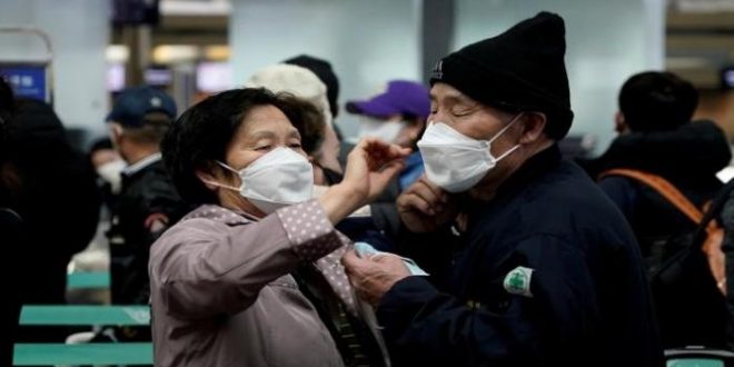 الكوريون الجنوبيون يزدحمون في الحدائق والملاعب رغم تفشي فيروس كورونا