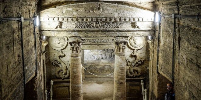 وزارتا السياحة والاتصالات فى زيارة افتراضية لمقابر كوم الشقافة بالإسكندرية