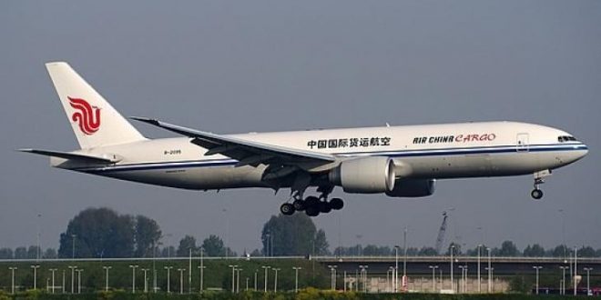 ووهان تستقبل أول طائرة .. بعد 76 يوماً من الإغلاق