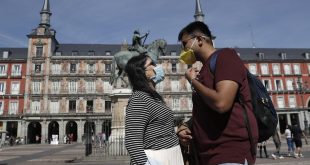 15 دولة أوربية تخفف قيود كورونا وتفتح المدارس وقواعد لتشغيل المتنزهات