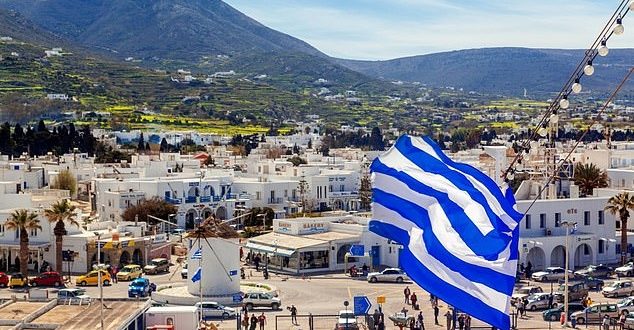 اليونان تفتح موانئها الكبرى أمام السفن السياحية السبت المقبل