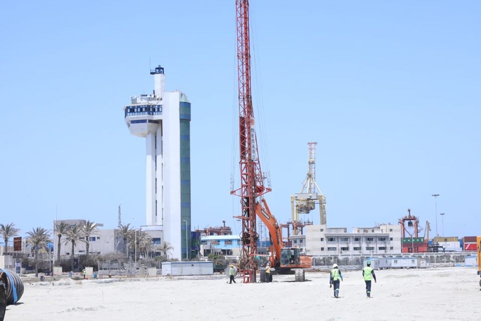 كامل الوزير في جولة تفقدية لميناء الاسكندرية