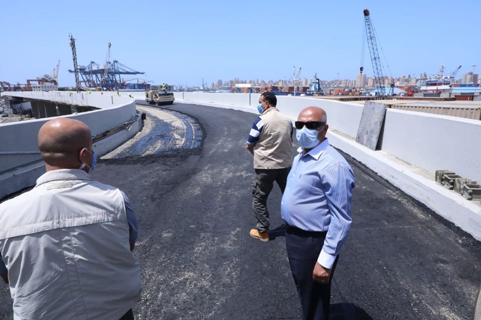 كامل الوزير في جولة تفقدية لميناء الاسكندرية