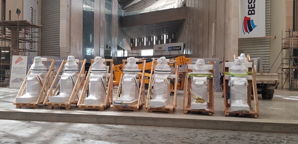 المتحف المصري الكبير يستقبل مجموعة تماثيل الملك سنوسرت الأول