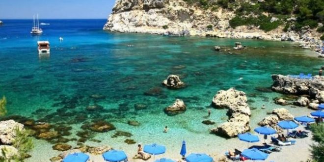 الشواطئ اليونانية تتأهب لعودة السياحة وقضاء العطلات بعد كورونا مختلف