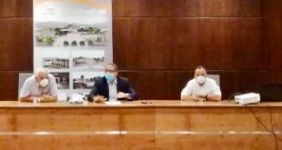 العناني يجتمع بلجان العرض المتحفي ويستعرض تطورات أعمال المتاحف الكبرى