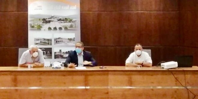 العناني يجتمع بلجان العرض المتحفي ويستعرض تطورات أعمال المتاحف الكبرى