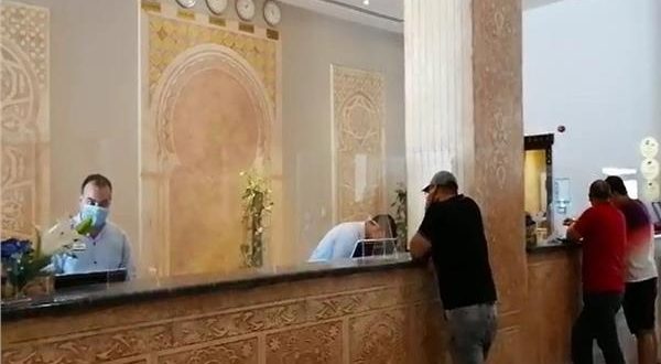 المصريون يتوافدون على فنادق ومنتجعات البحر الأحمر فى ثالث أيام العيد