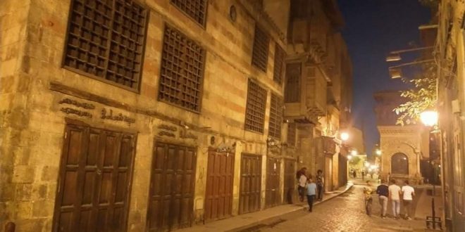 بدء أعمال تطوير ورفع كفاءة إضاءة شارع المعز لدين الله الفاطمي بالجمالية