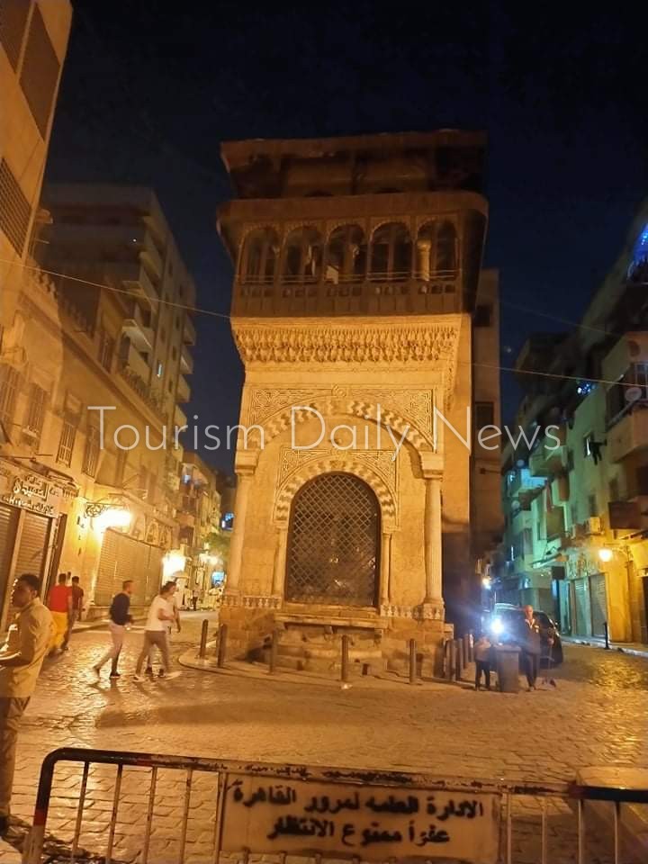 بدء أعمال تطوير ورفع كفاءة إضاءة شارع المعز لدين الله الفاطمي بالجمالية