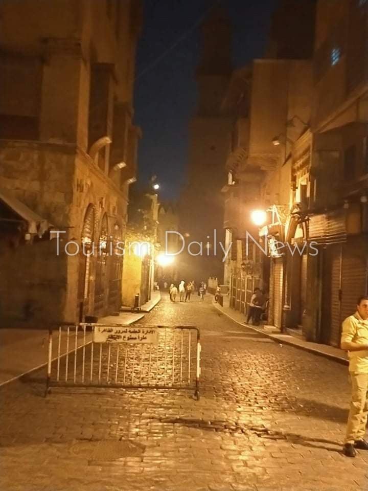 بدء أعمال تطوير ورفع كفاءة إضاءة شارع المعز لدين الله الفاطمي بالجمالية