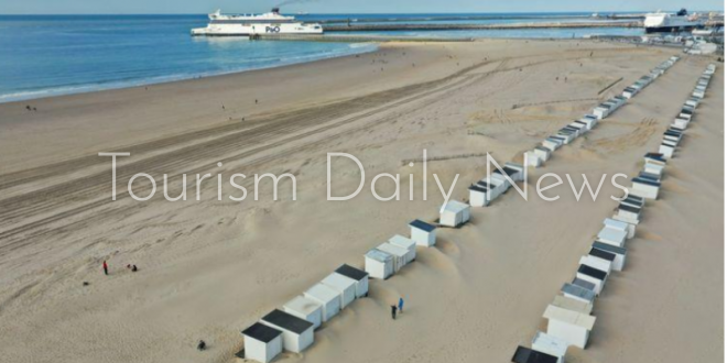 فرنسا تعيد فتح شواطئها وتسمح بالسباحة والصيد وتحظر حمامات الشمس