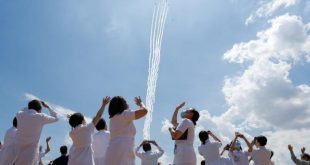 طوكيو تقوم بعروض جوية في السماء تحية للأطقم الطبية