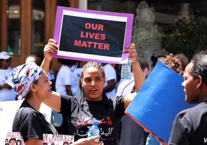 لبنان .. العاملات الأجنبيات يواجهن كورونا والطرد بشوارع بيروت