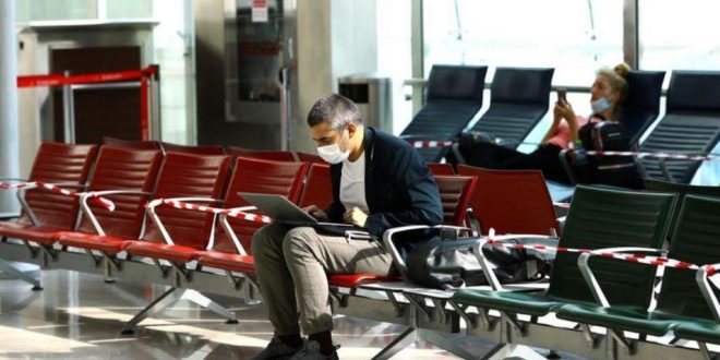 دبي : فحص درجات حرارة الركاب ووضع الكمامات سيصبح المشهد الطبيعى بالمطارات