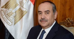 الطيار محمد منار عنبه وزير الطيران المدني