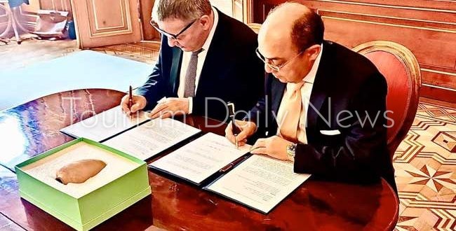 مصر تستعيد قطعة أثرية من التشيك يرجع تاريخها إلى 5 آلاف عام