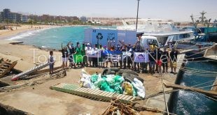 البيئة ترفع 14 طن مخلفات بالميناء السياحى فى البحر الأحمر