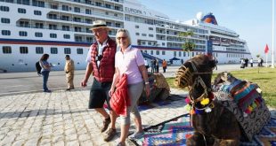 استمرار إغلاق الجزائر للحدود البرية يقلب موازين السياحة التونسية