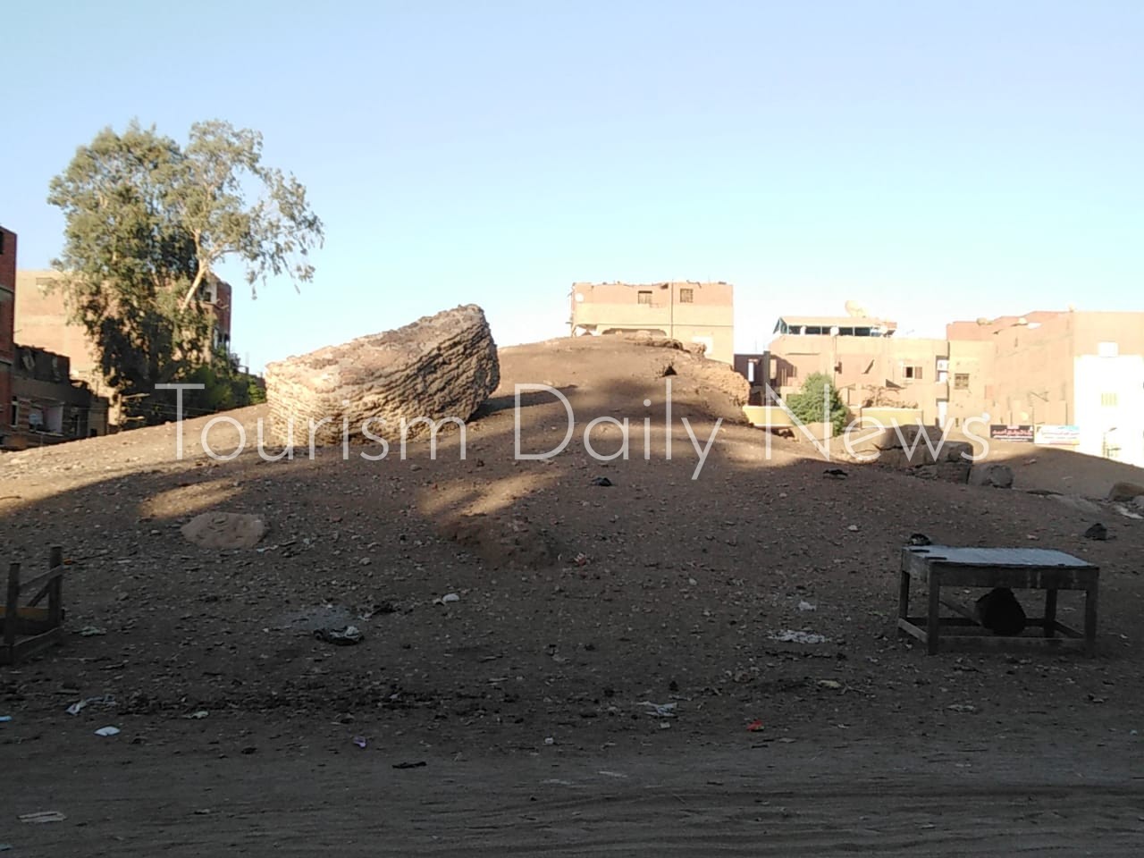 الإهمال يضرب قرية هو الآثرية .. المقابر الرومانية  أصبحت مرتعاً للحيوانات