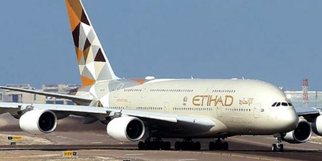 الاتحاد للطيران تضم تكلفة فحص كورونا إلى سعر تذاكر السفر من أبوظبي