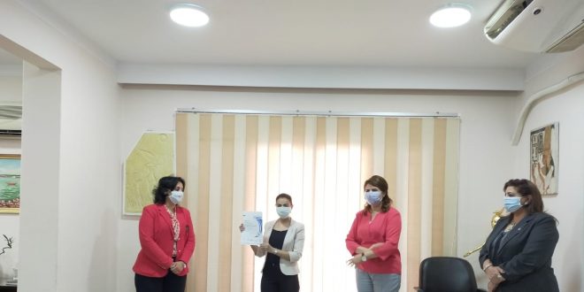 السياحة تسلم شهادات اجتياز برنامج سلامة الغذاء للمتدربين من الفنادق