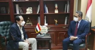 العناني يبحث مع المصري ضوابط واشتراطات تشغيل المطاعم السياحية